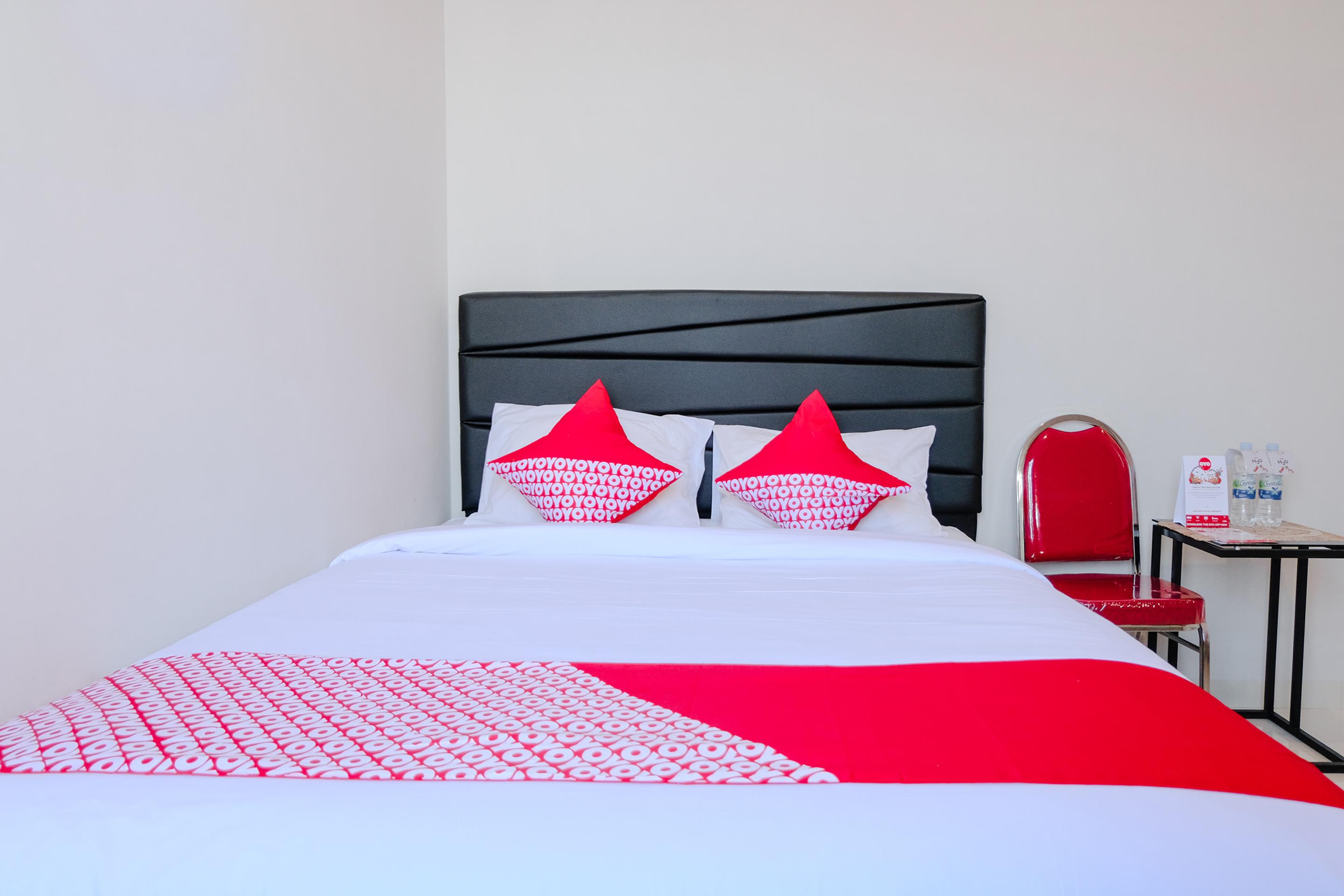 Super Oyo 995 Alice'S Homestay Syariah Jember Exterior photo