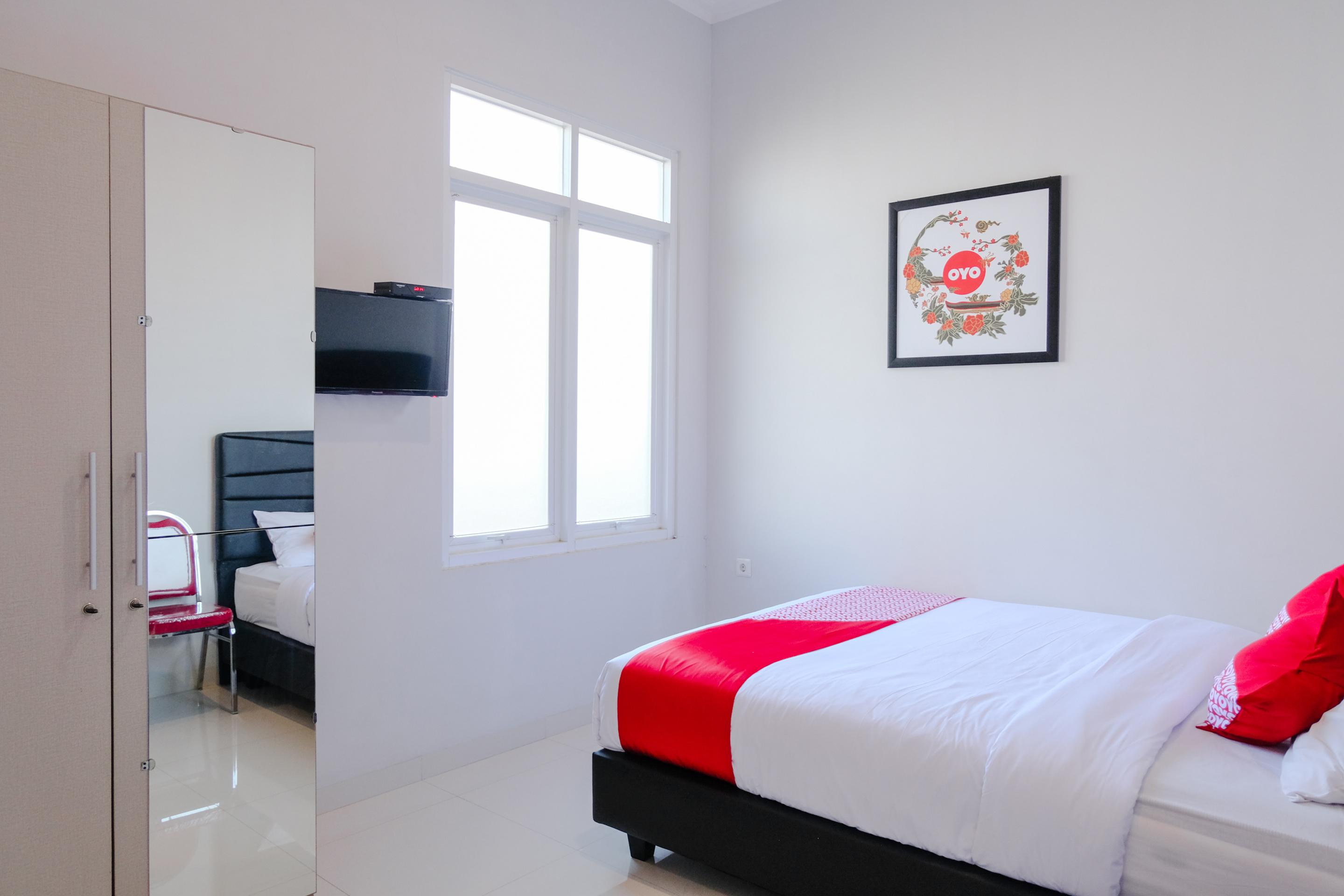 Super Oyo 995 Alice'S Homestay Syariah Jember Exterior photo