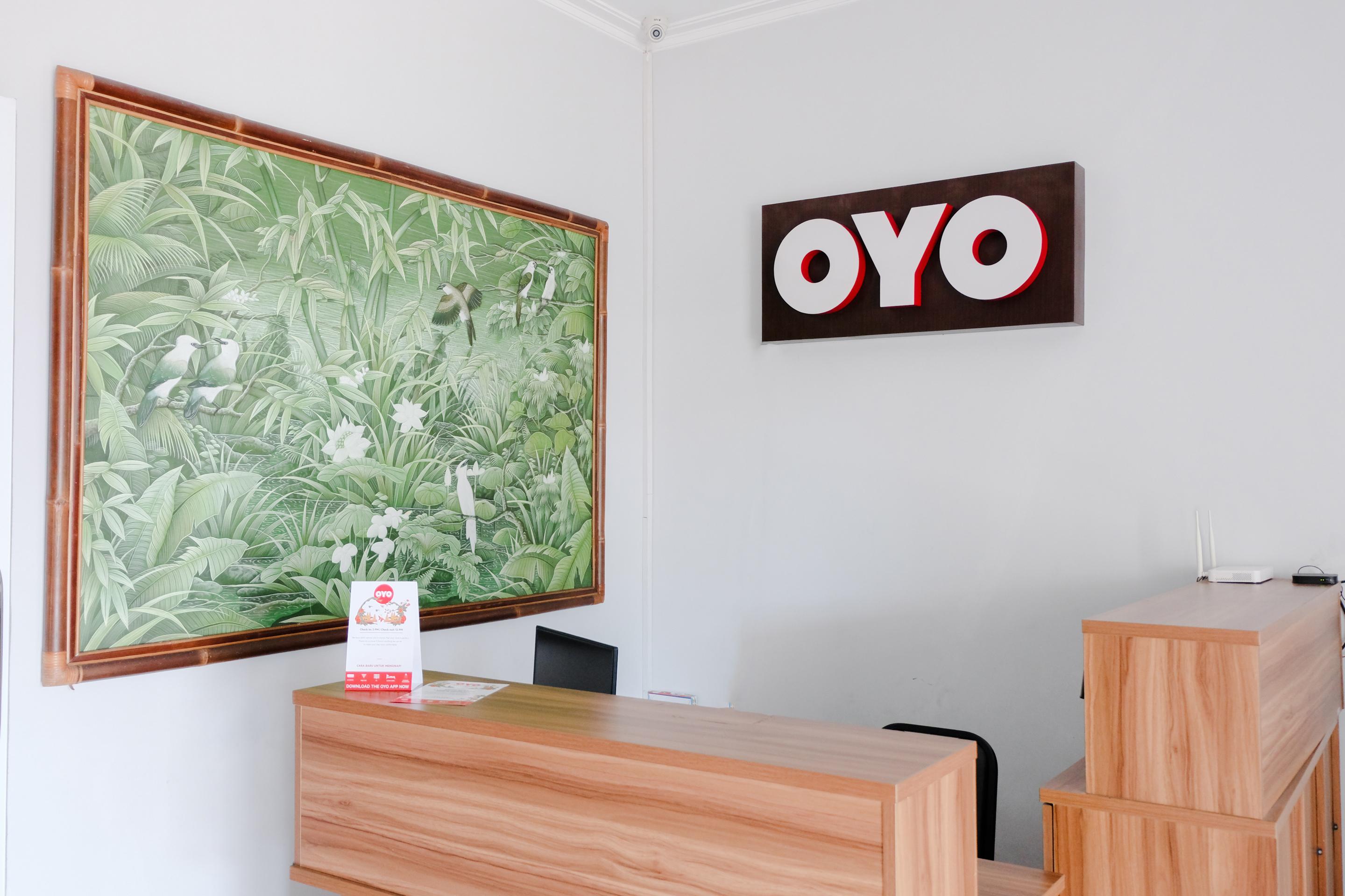 Super Oyo 995 Alice'S Homestay Syariah Jember Exterior photo