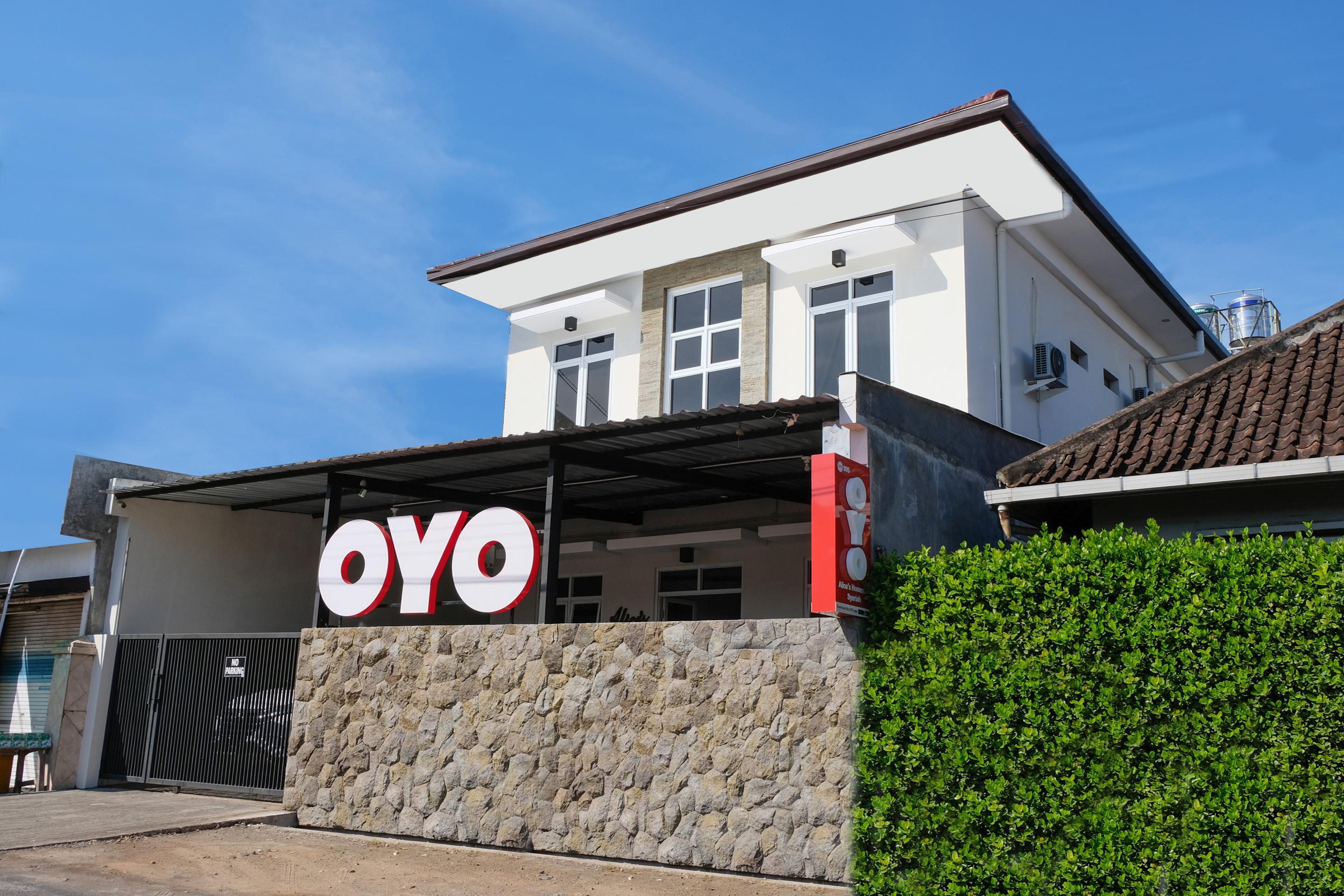 Super Oyo 995 Alice'S Homestay Syariah Jember Exterior photo