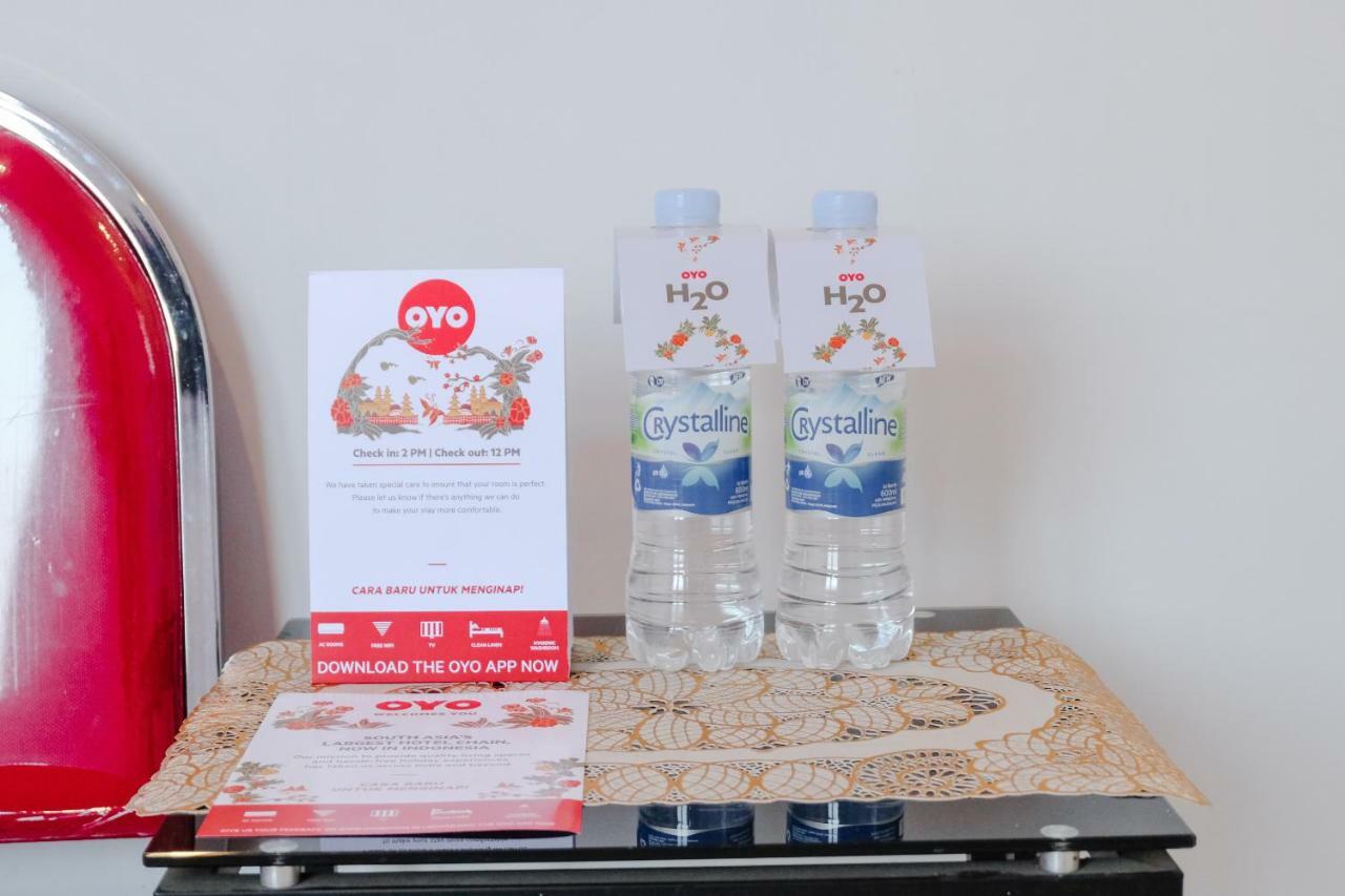 Super Oyo 995 Alice'S Homestay Syariah Jember Exterior photo